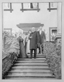Fru Sophie Boeck benyttet Refsnes som sommeroppholdssted i mange år etter sin manns død i 1898. Da hun gikk bort i 1917, overtok hennes eneste sønn Lorentz Meyer Boeck.