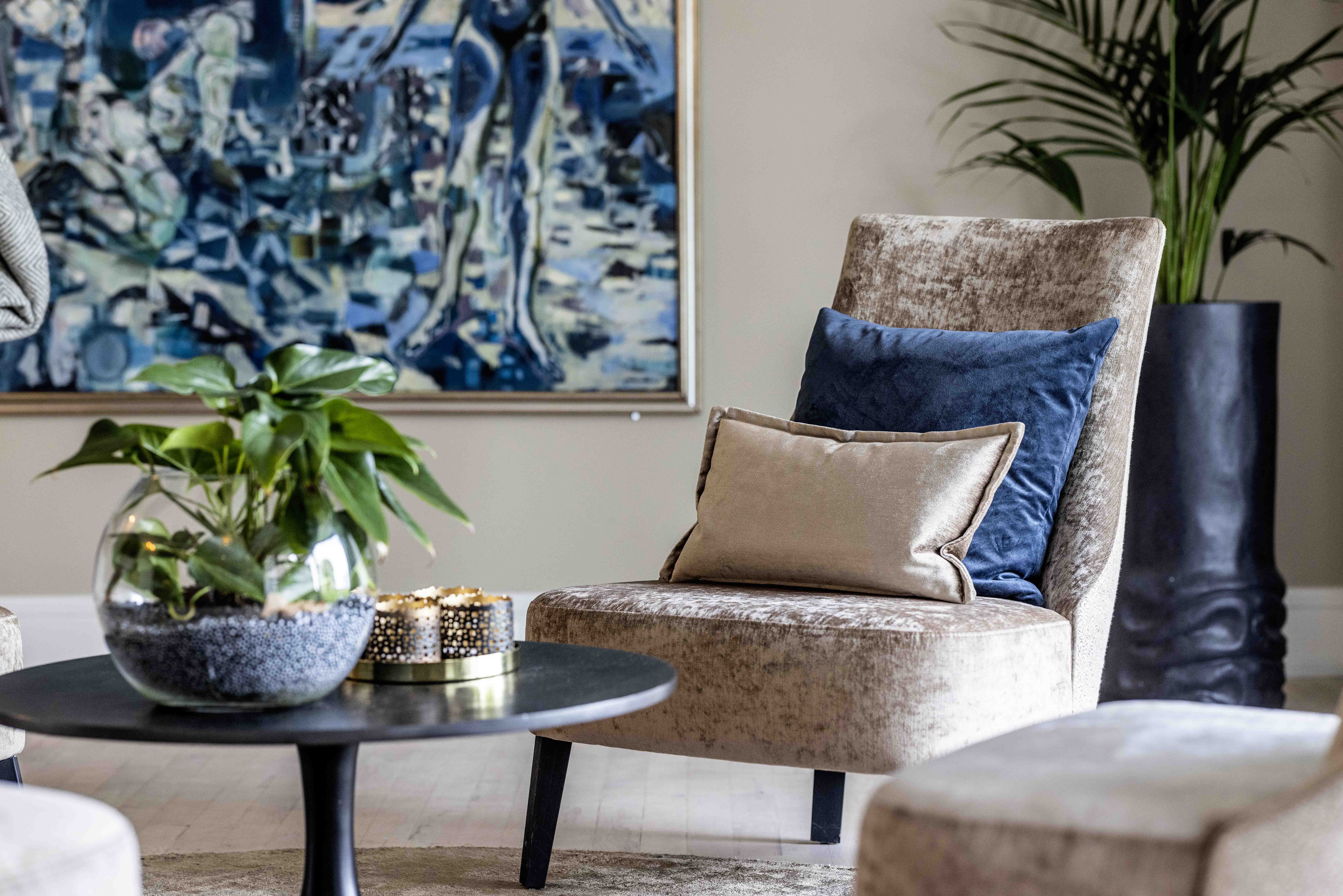 Sittegruppe i Suiten på Refsnes Gods