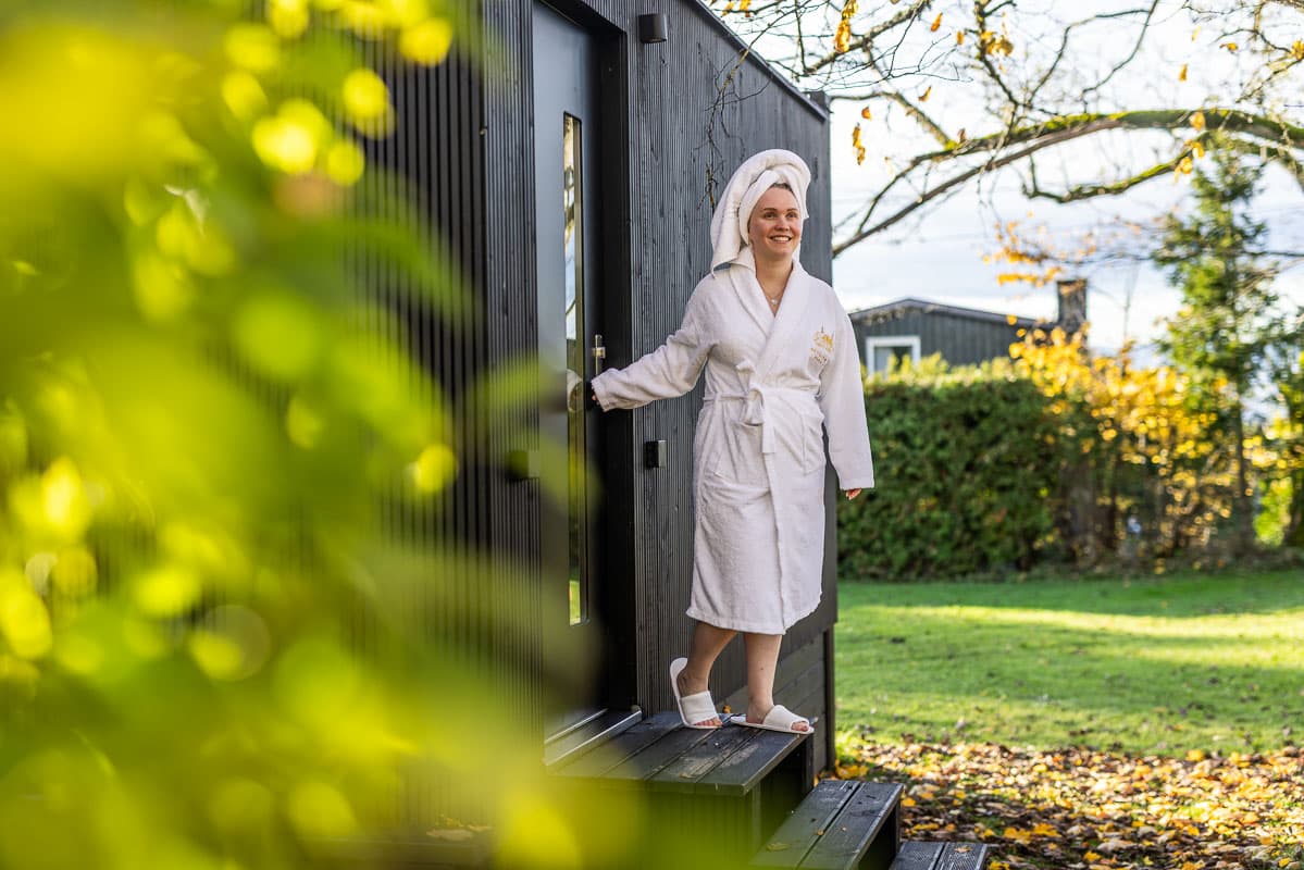 Sauna i hagen på Refsnes Gods hotell Moss, med fin og rolig atmosfære.