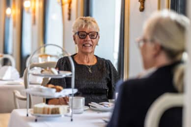 Afternoon Tea i Restaurant Munch på Refsnes Gods i Moss – et herskapelig hotell kjent for klassisk servering og personlig vertskap.